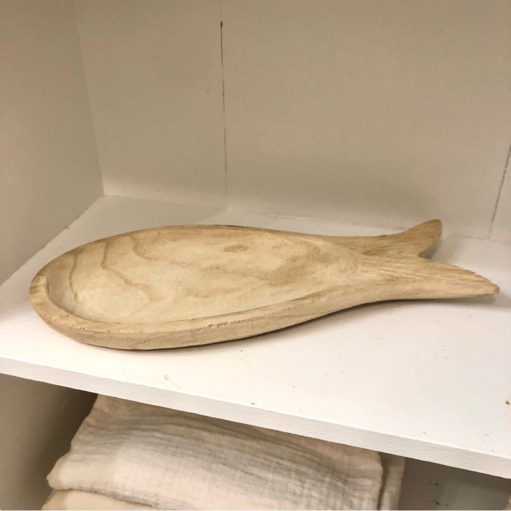 Natural Wood Fish-Shaped Tray